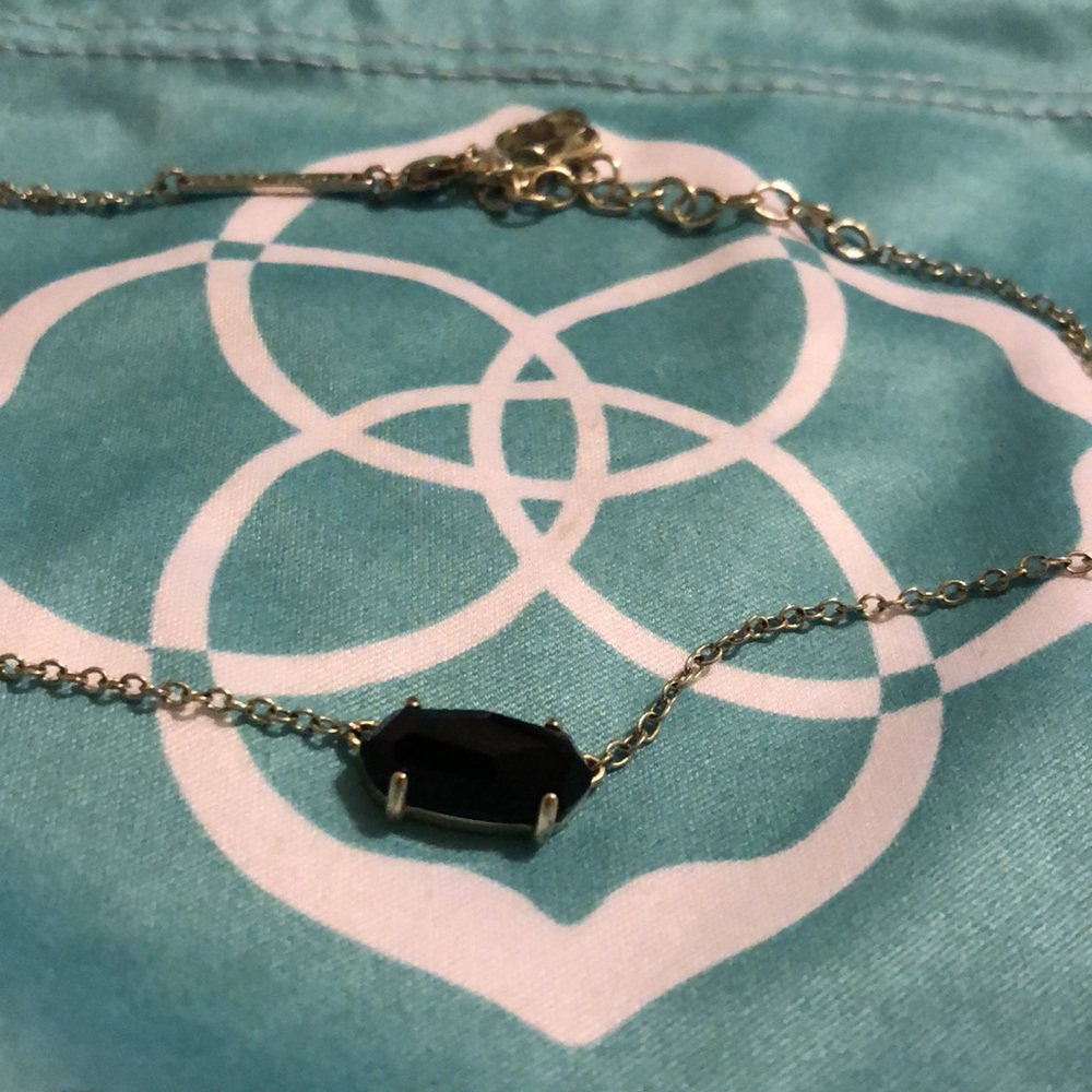 Kendra Scott necklace